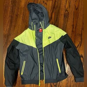 Nike Sportswear Windrunner size large